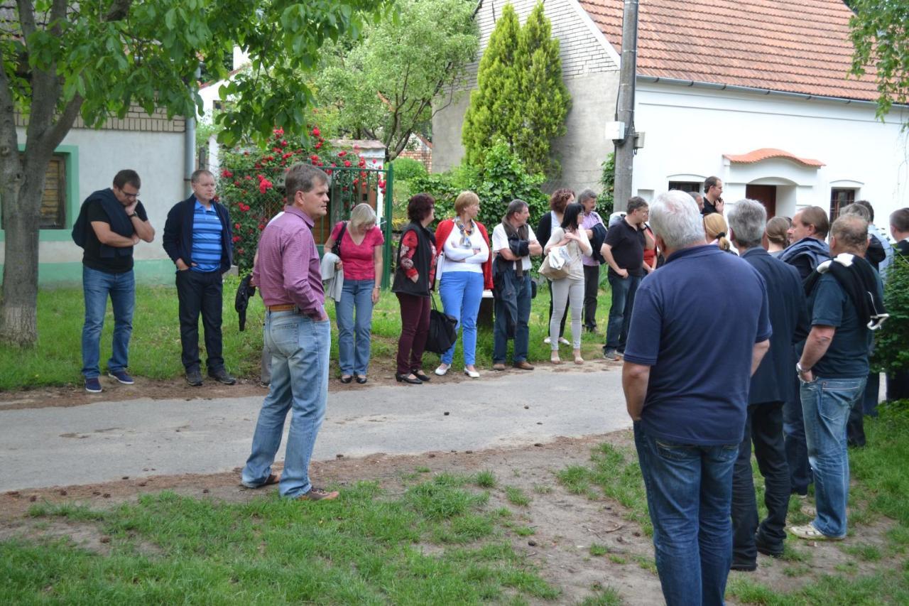 Penzion U Kostela Mikulčice Buitenkant foto